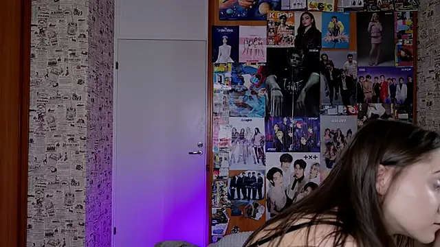 Snapshot of LucyRose3 chatting on November 20, 4:46 am LucyRose3 online show from November 20, 4:46 am