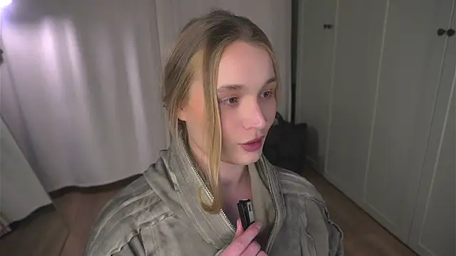 lisa schiele online show from March 22, 8:21 pm