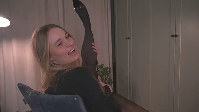 lisa schiele online show from January 14, 8:23 pm