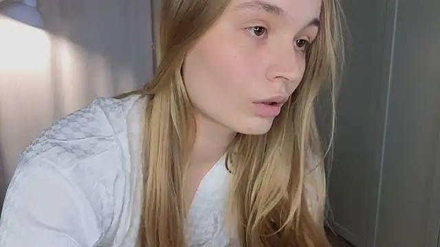 lisa schiele online show from March 6, 8:15 pm