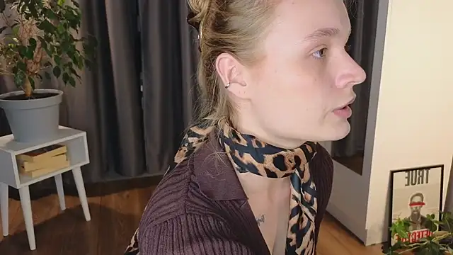 lisa schiele online show from October 11, 8:21 pm