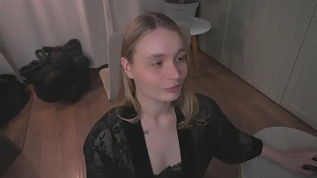 lisa schiele online show from February 8, 8:17 pm