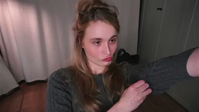 lisa schiele online show from February 19, 8:17 pm