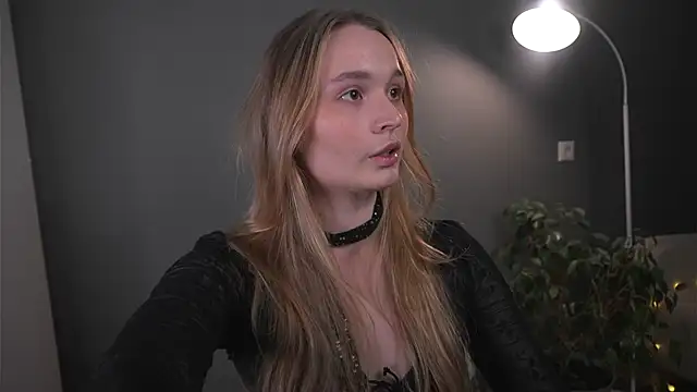 lisa schiele online show from December 19, 8:33 pm