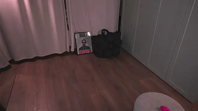 lisa schiele online show from March 11, 8:58 pm