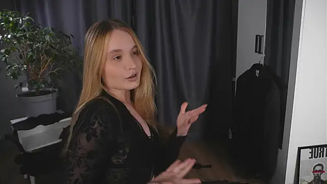 lisa schiele online show from October 21, 8:19 pm