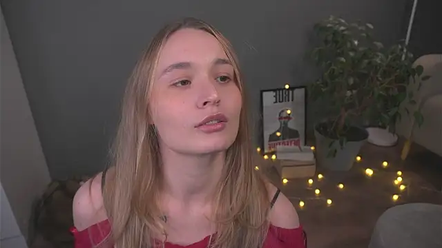 lisa schiele online show from December 16, 8:24 pm