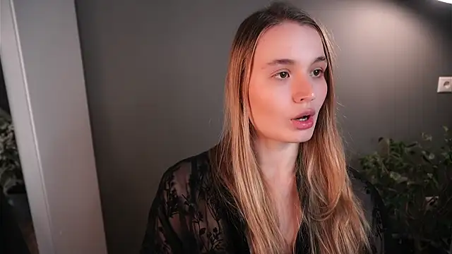 lisa schiele online show from November 26, 8:20 pm