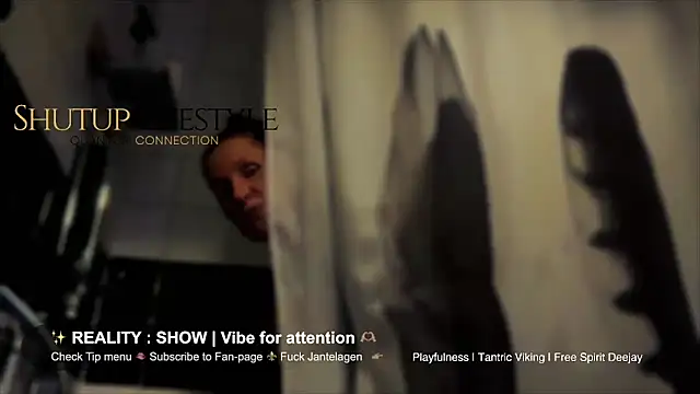 SwingWingWomanSweden online show from December 17, 9:42 pm