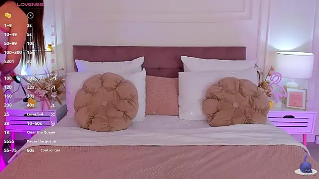 ElzaJons online show from April 14, 12:10 pm