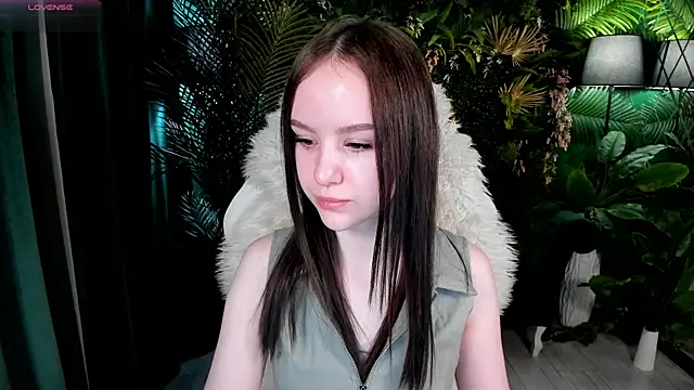 Snapshot of MarySparkle chatting on October 6, 3:19 am MarySparkle online show from October 6, 3:19 am