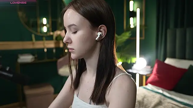 MarySparkle online show from March 11, 4:39 am