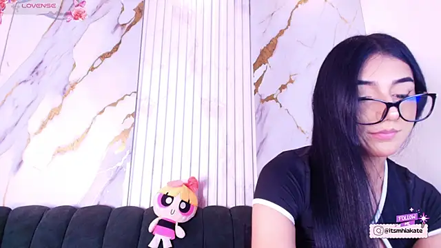 Snapshot of Mhiaa_Sweet chatting on May 11, 2:45 pm Mhiaa Sweet online show from May 11, 2:45 pm
