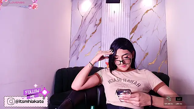 Snapshot of Mhiaa_Sweet chatting on May 7, 8:23 pm Mhiaa Sweet online show from May 7, 8:23 pm