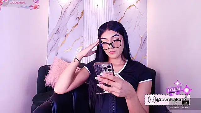 Snapshot of Mhiaa_Sweet chatting on May 19, 12:23 pm Mhiaa Sweet online show from May 19, 12:23 pm
