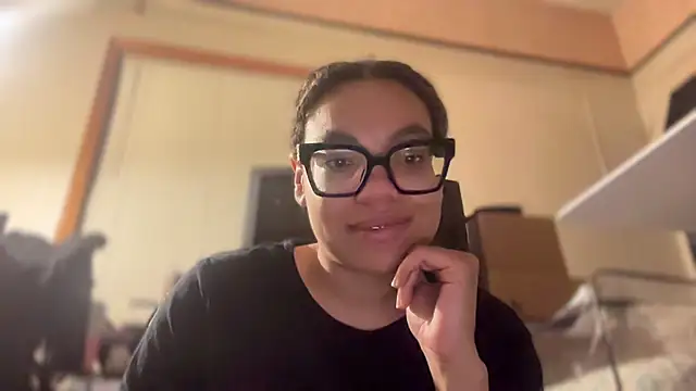Snapshot of zahrabliss chatting on May 8, 12:47 am zahrabliss online show from May 8, 12:47 am