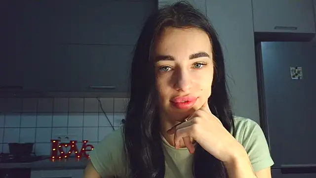 Snapshot of EvaMelnik chatting on November 6, 4:22 pm EvaMelnik online show from November 6, 4:22 pm