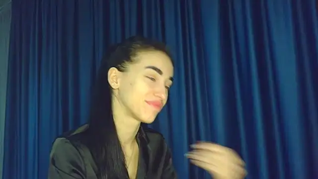 Snapshot of EvaMelnik chatting on November 23, 5:23 pm EvaMelnik online show from November 23, 5:23 pm