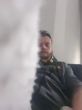 blueeyesss online show from October 26, 2:06 pm