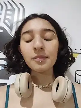 Snapshot of LuaBusch chatting on November 4, 7:50 pm LuaBusch online show from November 4, 7:50 pm