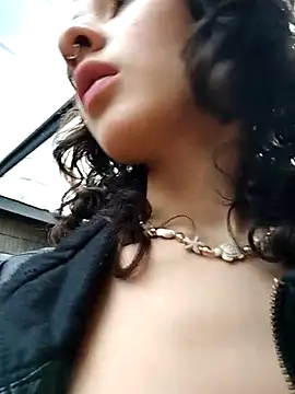 LuaBusch online show from May 15, 1:31 pm