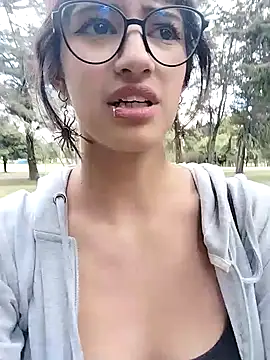 Snapshot of LuaBusch chatting on September 24, 6:58 pm LuaBusch online show from September 24, 6:58 pm