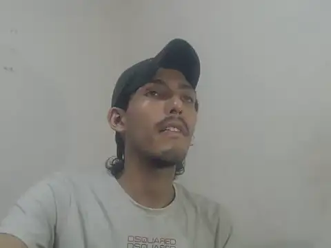 Snapshot of snackontime18 chatting on May 27, 3:03 am snackontime18 online show from May 27, 3:03 am