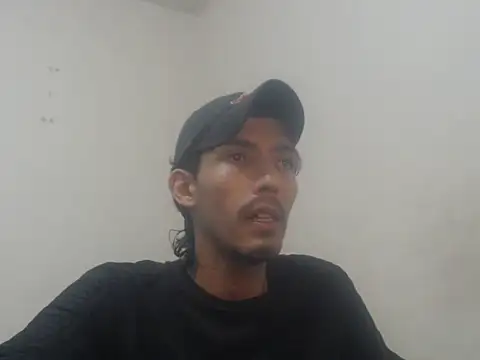 Snapshot of snackontime18 chatting on June 3, 3:07 am snackontime18 online show from June 3, 3:07 am