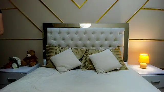 Snapshot of BeatriceAddams chatting on September 22, 9:10 pm BeatriceAddams online show from September 22, 9:10 pm