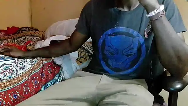 Snapshot of EYEzIAM chatting on May 20, 9:56 pm EYEzIAM online show from May 20, 9:56 pm
