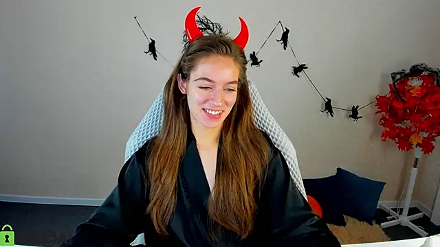 Agnes Wells online show from October 31, 9:28 am