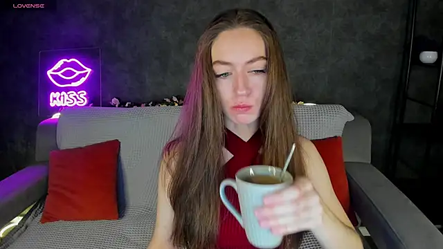 Agnes Wells online show from April 2, 1:02 am