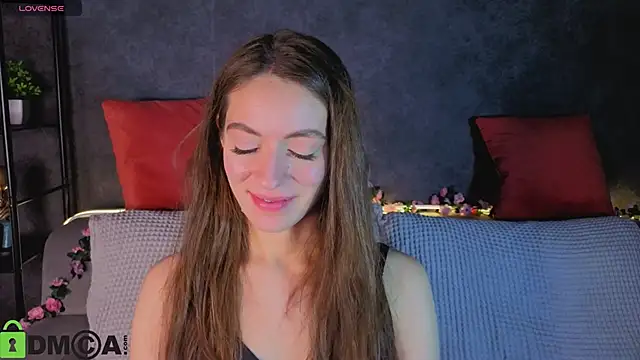 Agnes Wells online show from December 4, 9:19 am