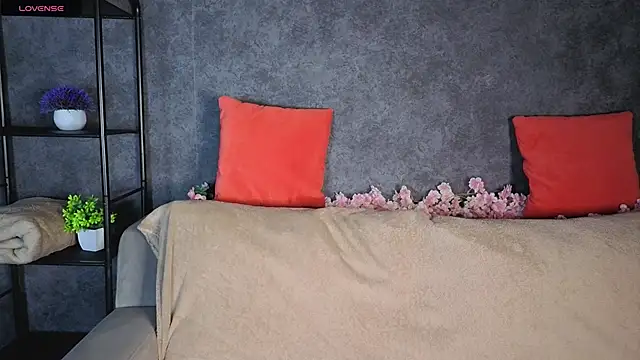 Agnes Wells online show from July 2, 1:17 am