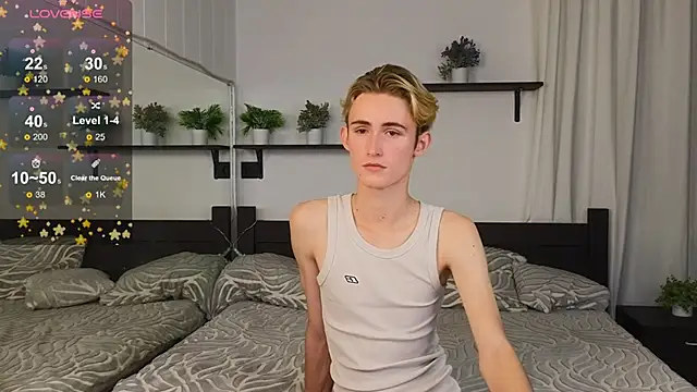 Snapshot of tommy_XXX chatting on October 18, 11:40 pm tommy XXX online show from October 18, 11:40 pm