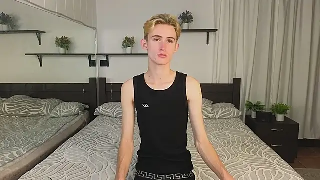 Snapshot of tommy_XXX chatting on September 9, 4:38 pm tommy XXX online show from September 9, 4:38 pm