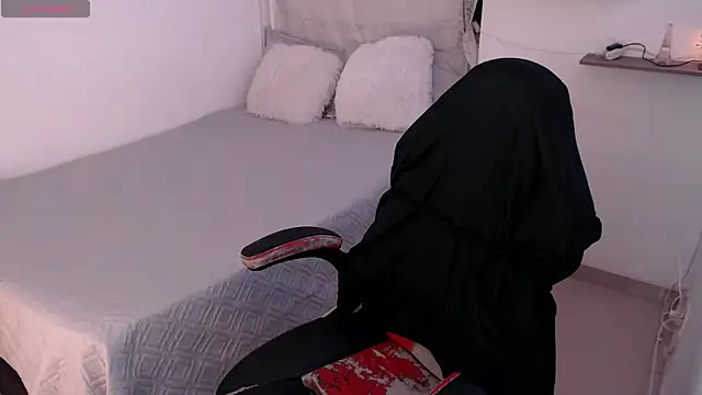 Snapshot of angel_k25 chatting on December 23, 3:39 am angel k25 online show from December 23, 3:39 am