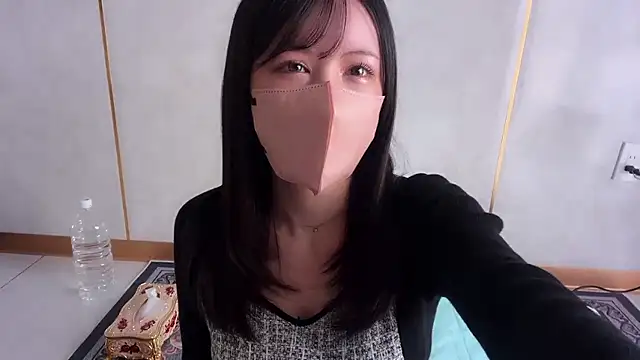 Snapshot of moemilk chatting on February 28, 12:32 am moemilk online show from February 28, 12:32 am