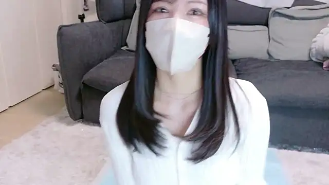 moemilk online show from April 18, 10:32 pm