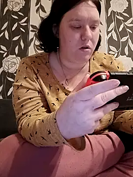 Feuchtekitty92xh online show from November 6, 8:35 pm