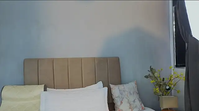 Penelophe01 online show from March 13, 7:30 pm