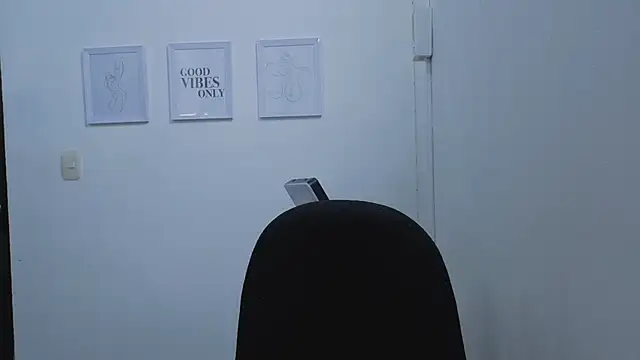 Penelophe01 online show from February 18, 8:27 pm