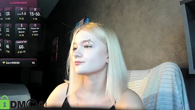 Snapshot of Carrie_Foster chatting on October 5, 5:25 pm Carrie Foster online show from October 5, 5:25 pm