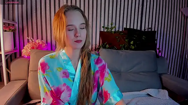 Casey Sweeet online show from April 13, 2:10 pm