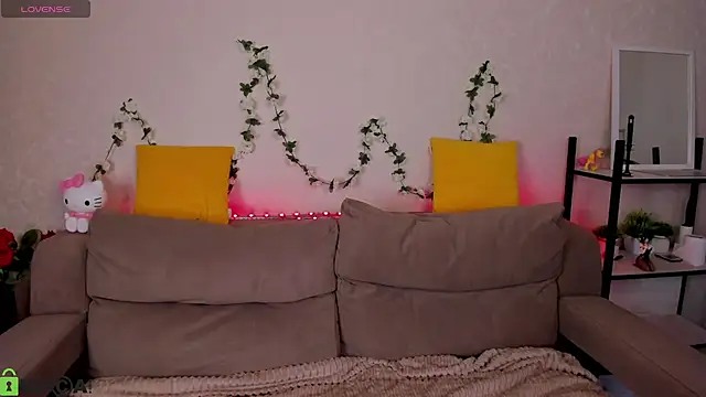 Casey Sweeet online show from April 8, 12:39 pm