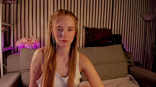 Casey Sweeet online show from April 17, 9:45 am