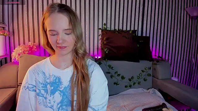 Casey Sweeet online show from March 30, 9:22 am