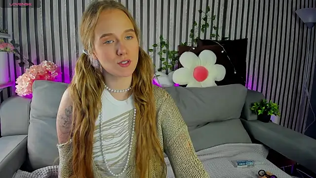 Casey Sweeet online show from March 12, 10:36 pm