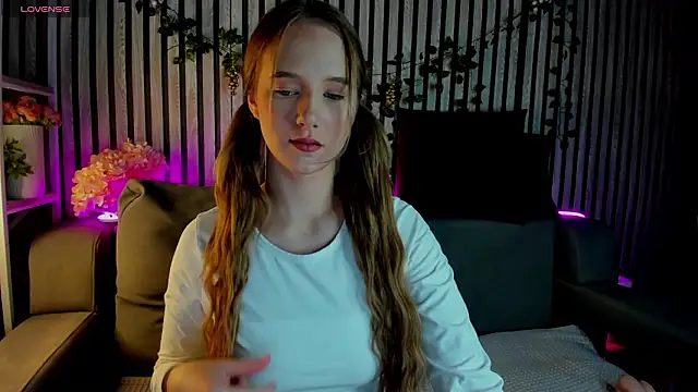 Casey Sweeet online show from February 11, 12:10 am