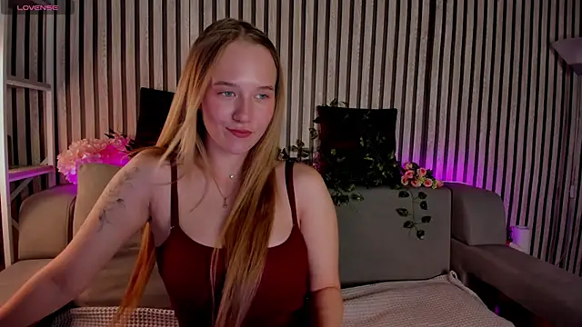 Casey Sweeet online show from May 15, 9:18 am